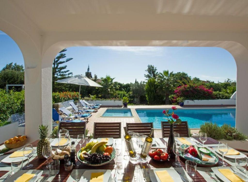 Villa Carvoeiro Tennis - Villa With Tennis Court And Private Heated Swimming Pool In Carvoeiro المظهر الخارجي الصورة